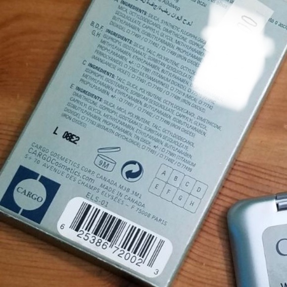 NWT full-size Cargo wet/dry eye lining palette - Picture 4 of 4